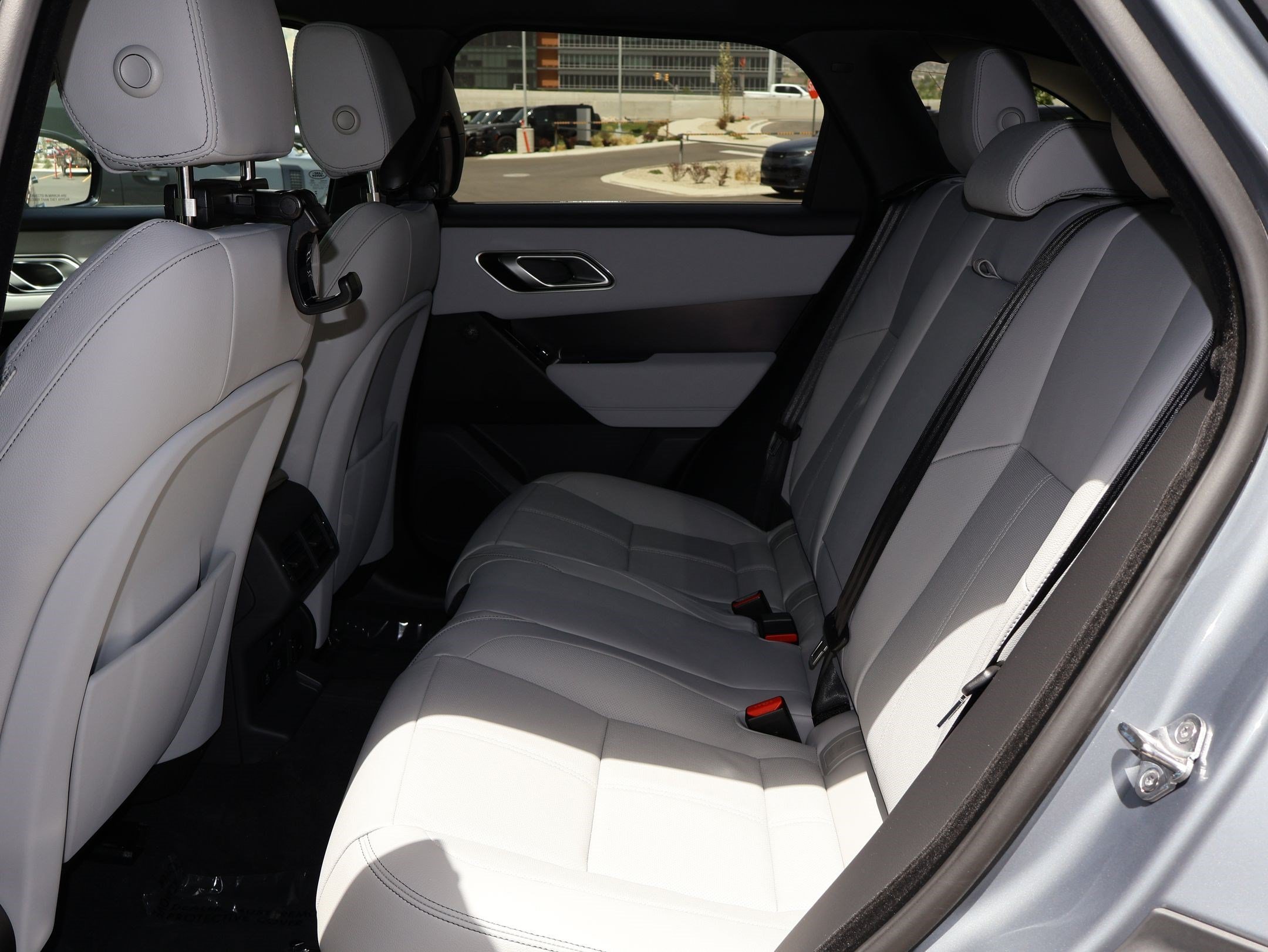 New 2026 Zadar Grey LAND ROVER Belgravia Edition image 23