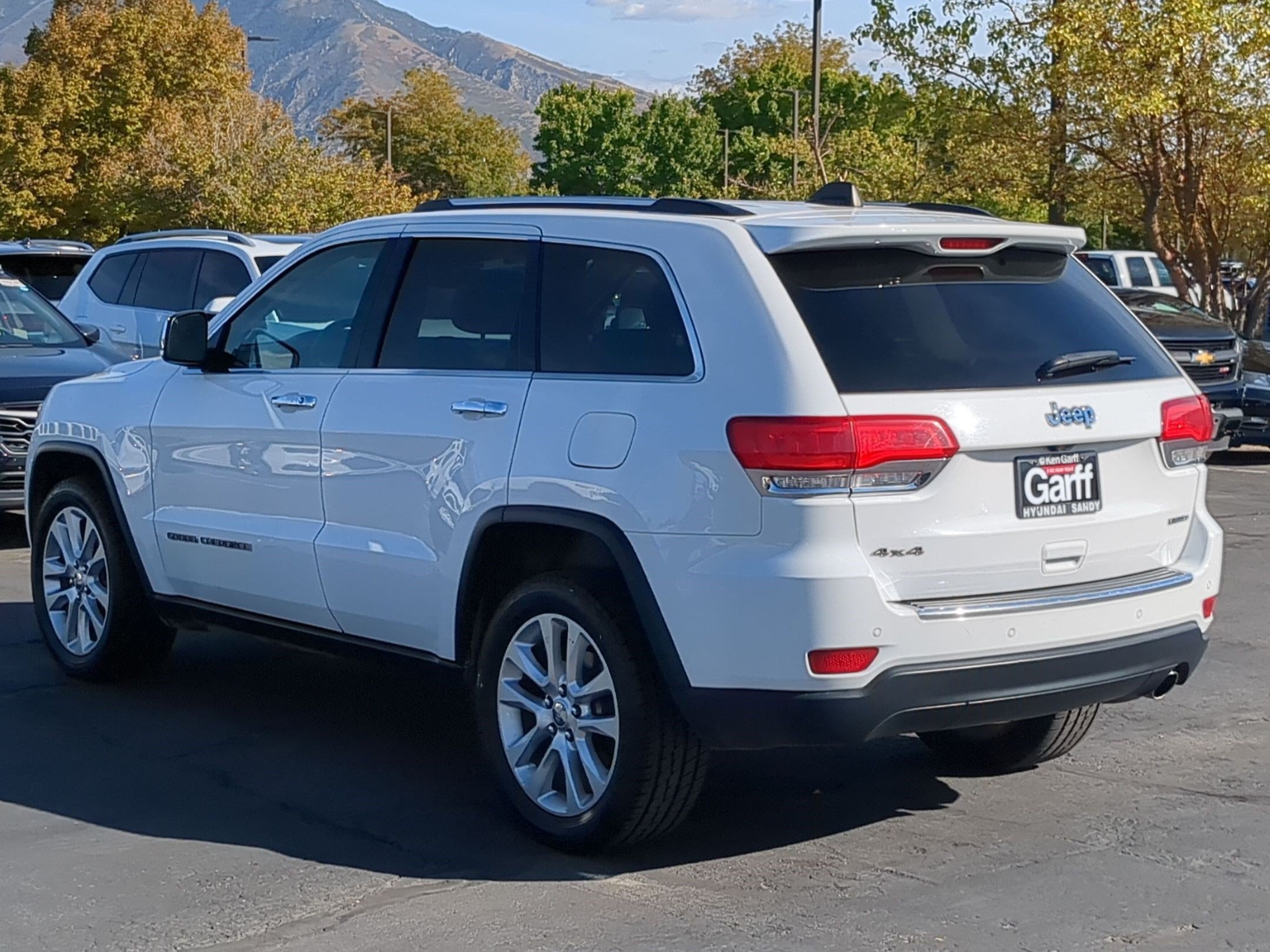 Used 2017 Bright White Clearcoat Jeep Limited image 5