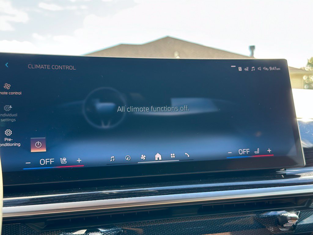 New 2027 Manhattan Green Metallic BMW xDrive40i image 41