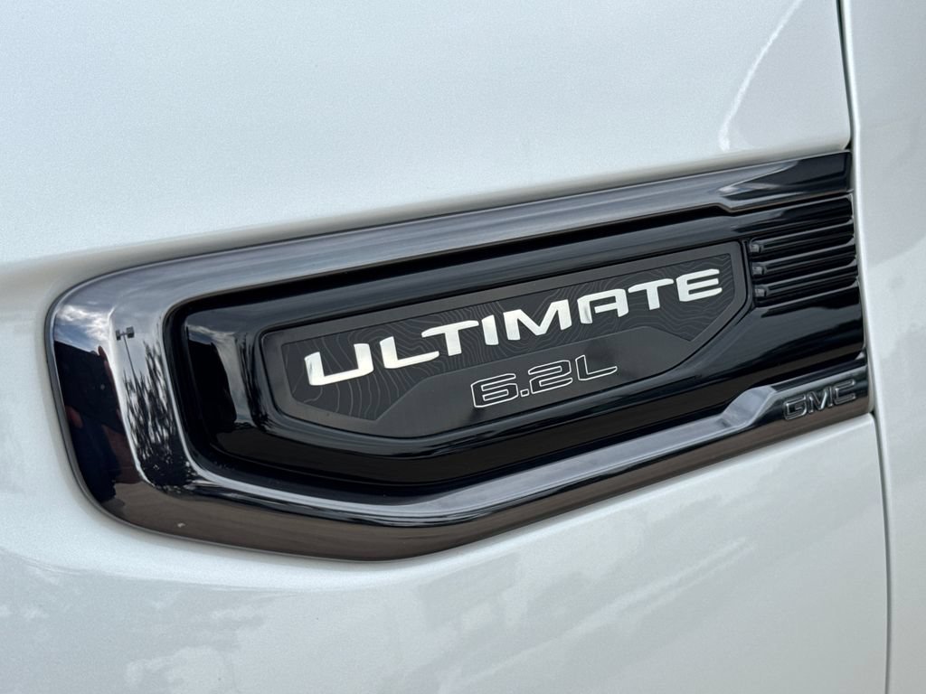 Used 2024 White Frost Tricoat GMC Denali Ultimate image 13
