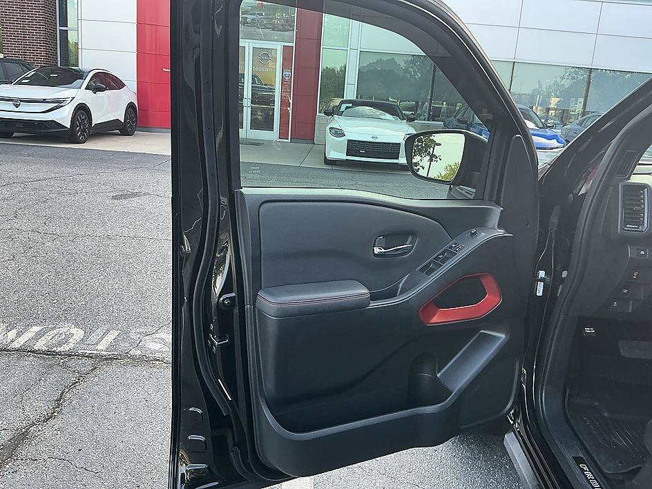 Used 2023 Super Black Nissan PRO-X image 11