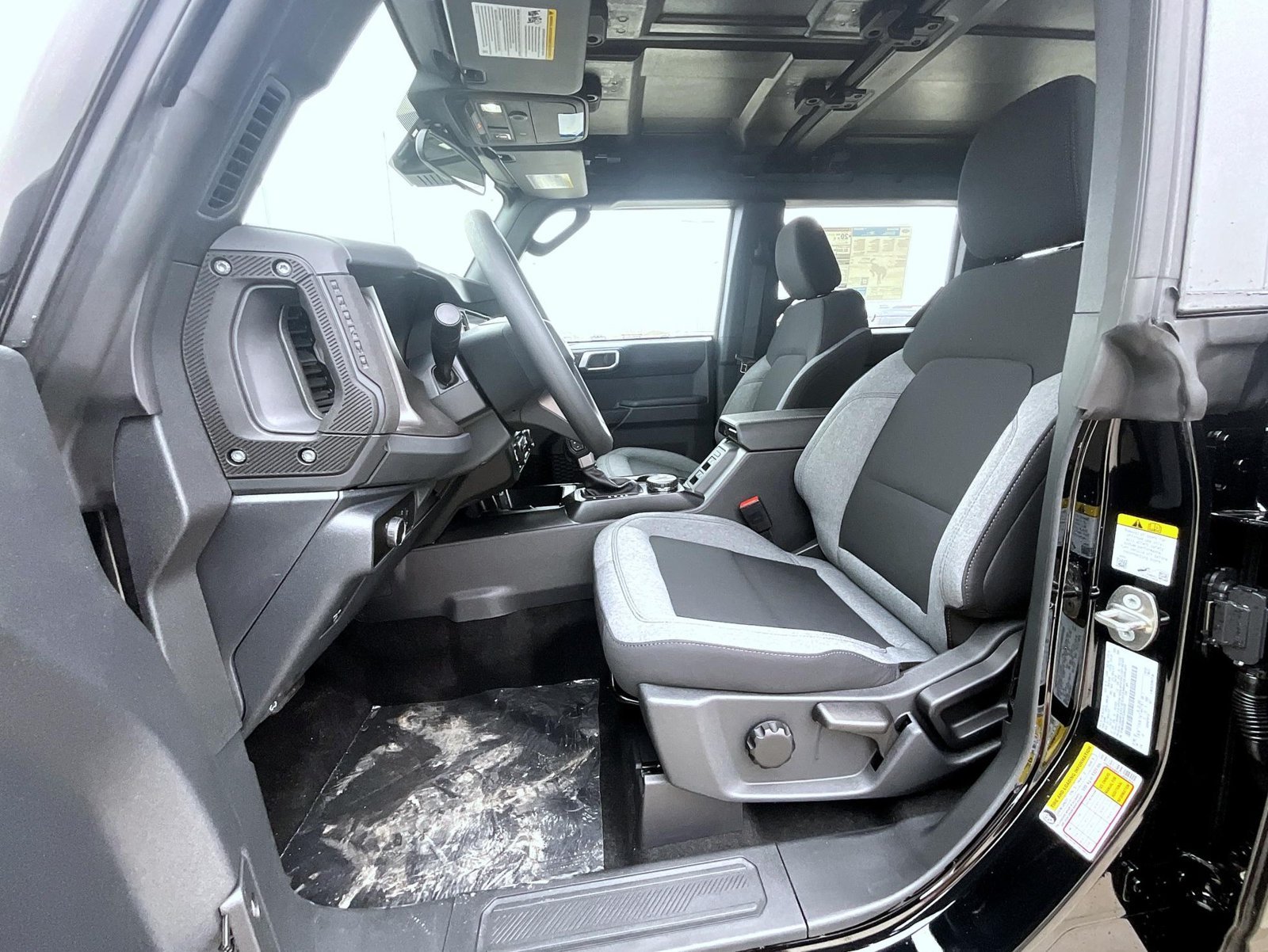 2026 Ford Bronco 4-Door Base - Photo 9