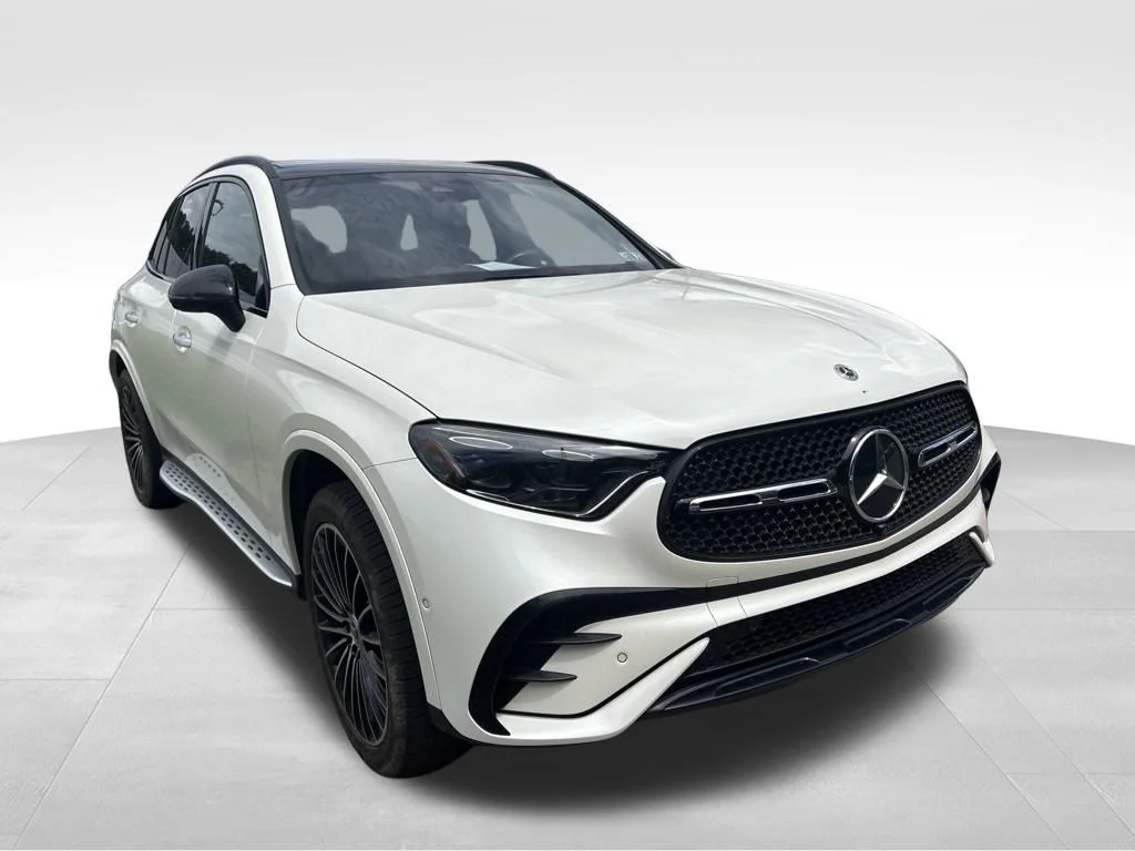 Used 2023 White Mercedes-Benz GLC 300 image 3