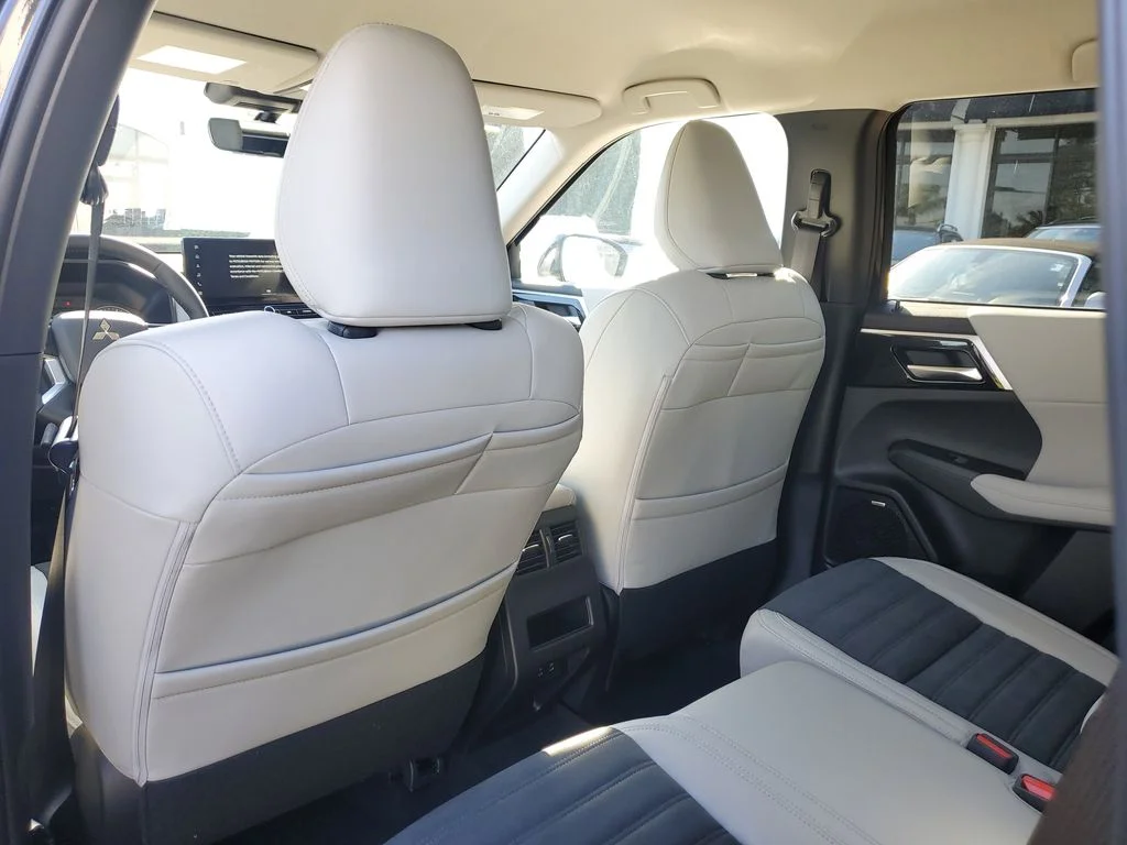 2026 Mitsubishi Outlander SE - Photo 16