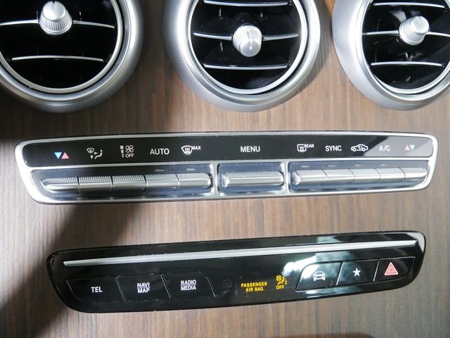 Certified Used 2022  Mercedes-Benz GLC 300 image 29