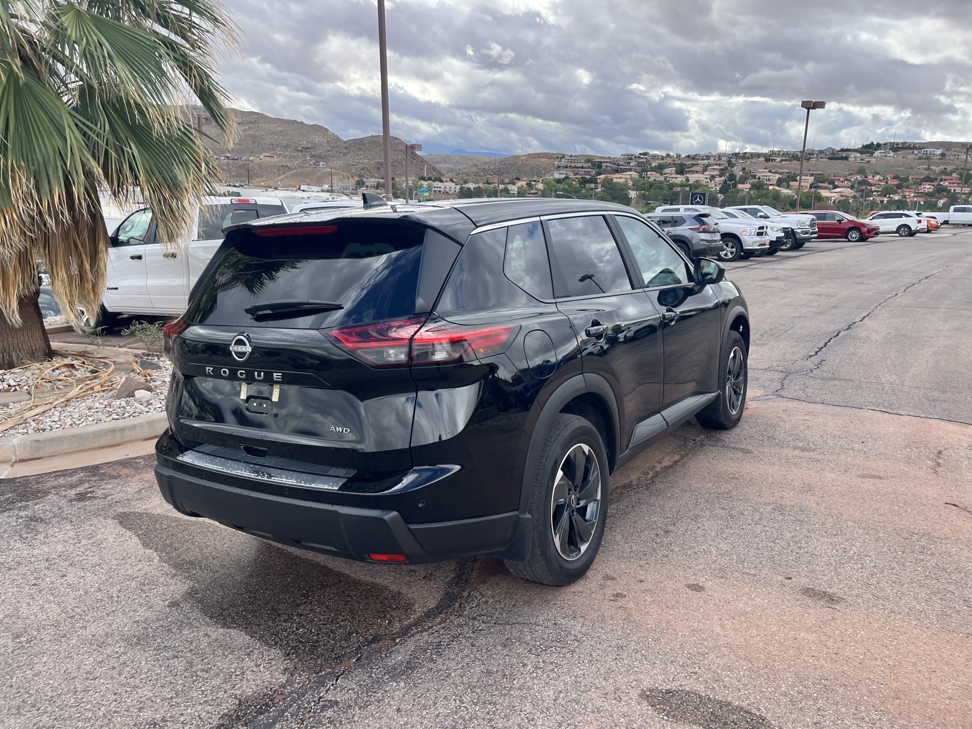 2026 Nissan Rogue SV - Photo 10