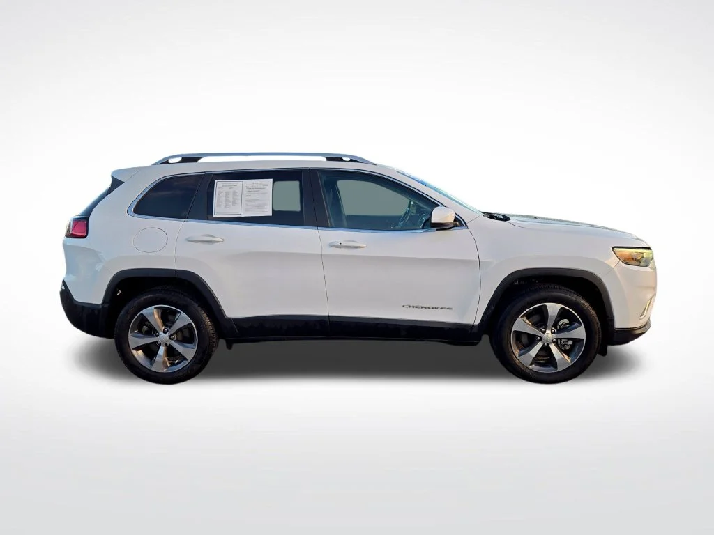Used 2019 White Jeep Limited image 2