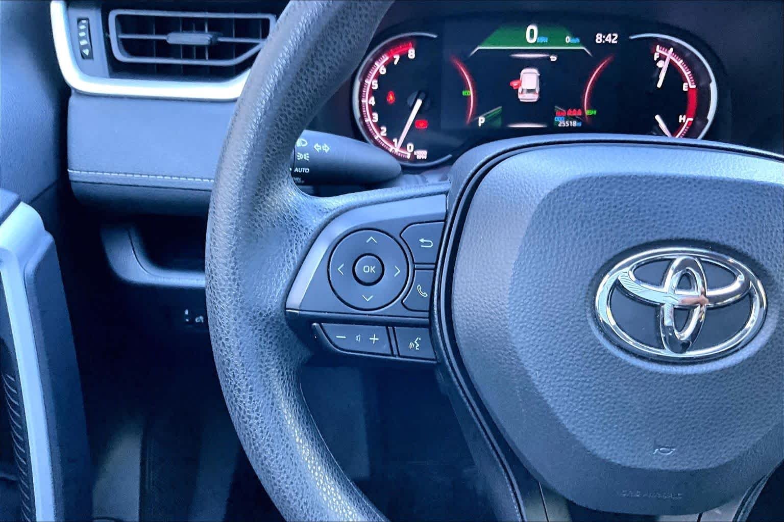 Used 2025 Ice Cap Toyota XLE image 24