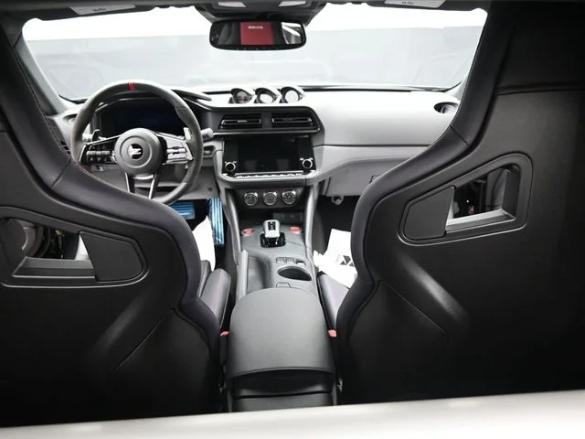 2025 Nissan Z NISMO - Photo 14