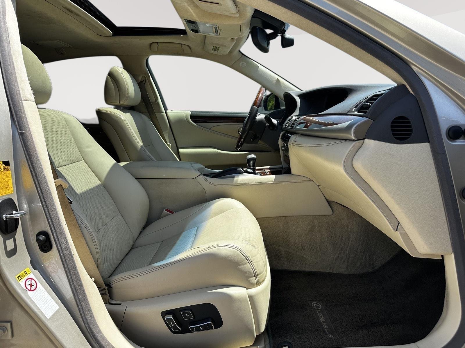 Used 2013 Satin Cashmere Metallic Lexus  image 28
