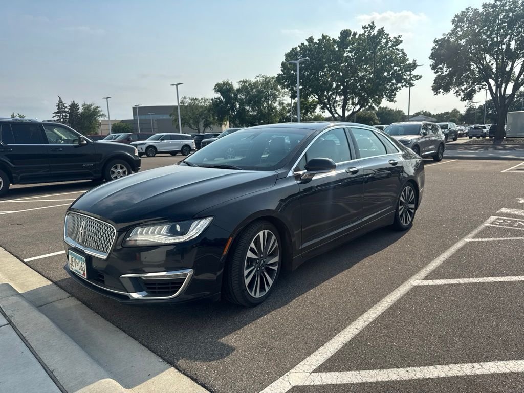 Used 2019 Black Lincoln Reserve image 2