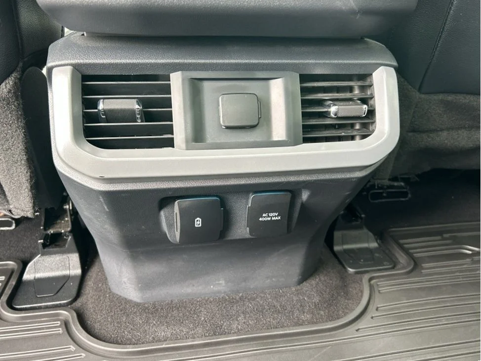 Certified Used 2024 Oxford White Ford LARIAT image 23