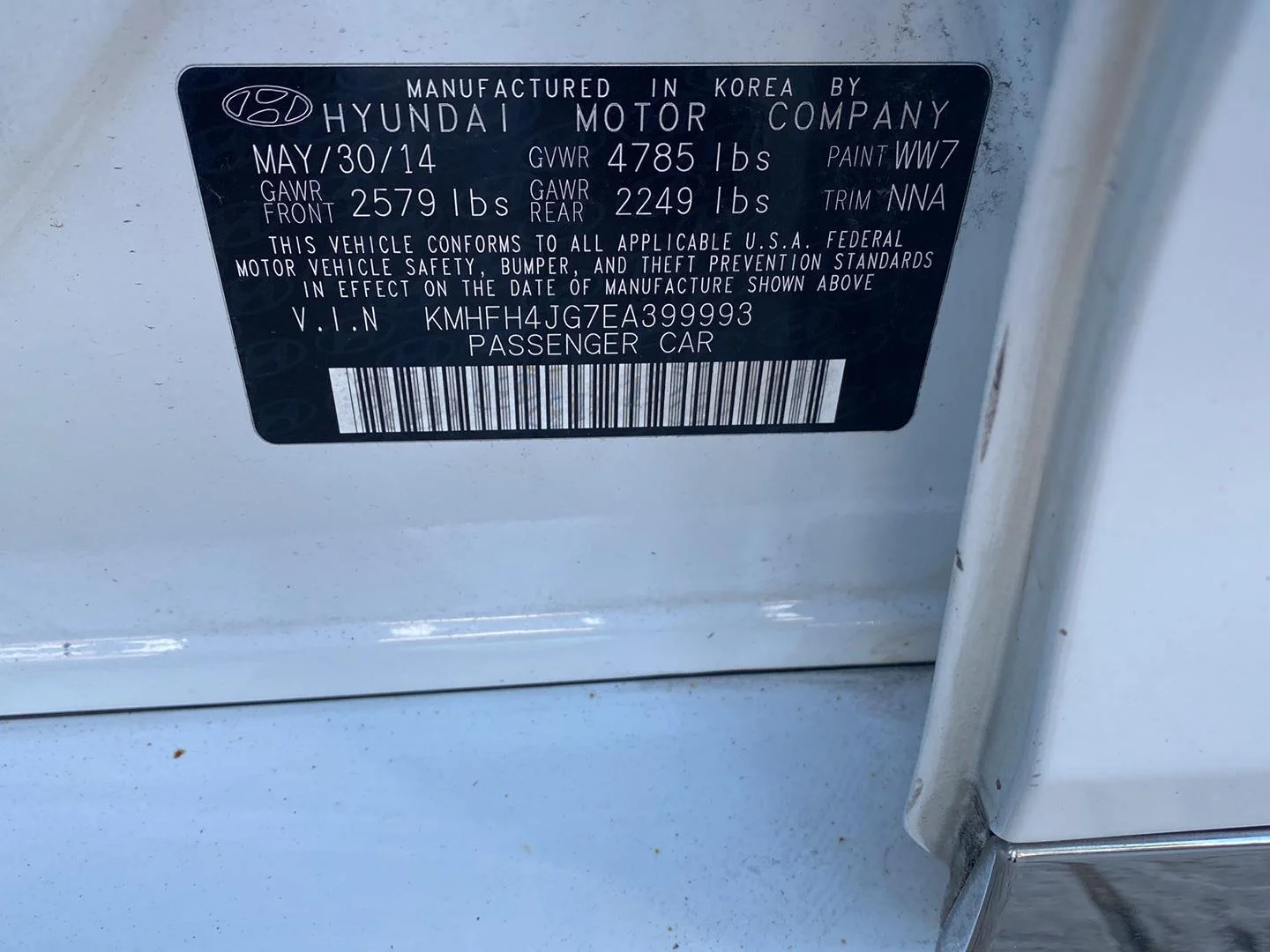 Used 2014 Diamond White Pearl Hyundai Limited image 12