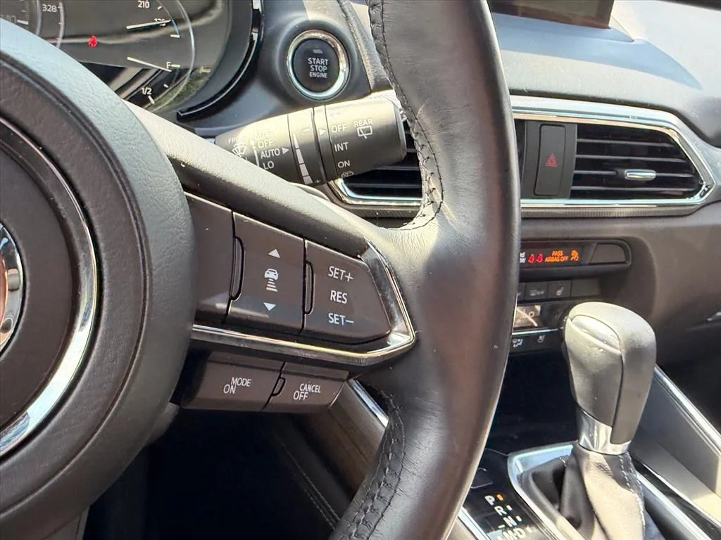Used 2023 White Mazda Signature image 24