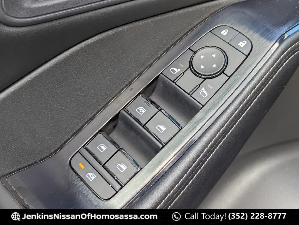 Used 2025 Blue Nissan SV image 29