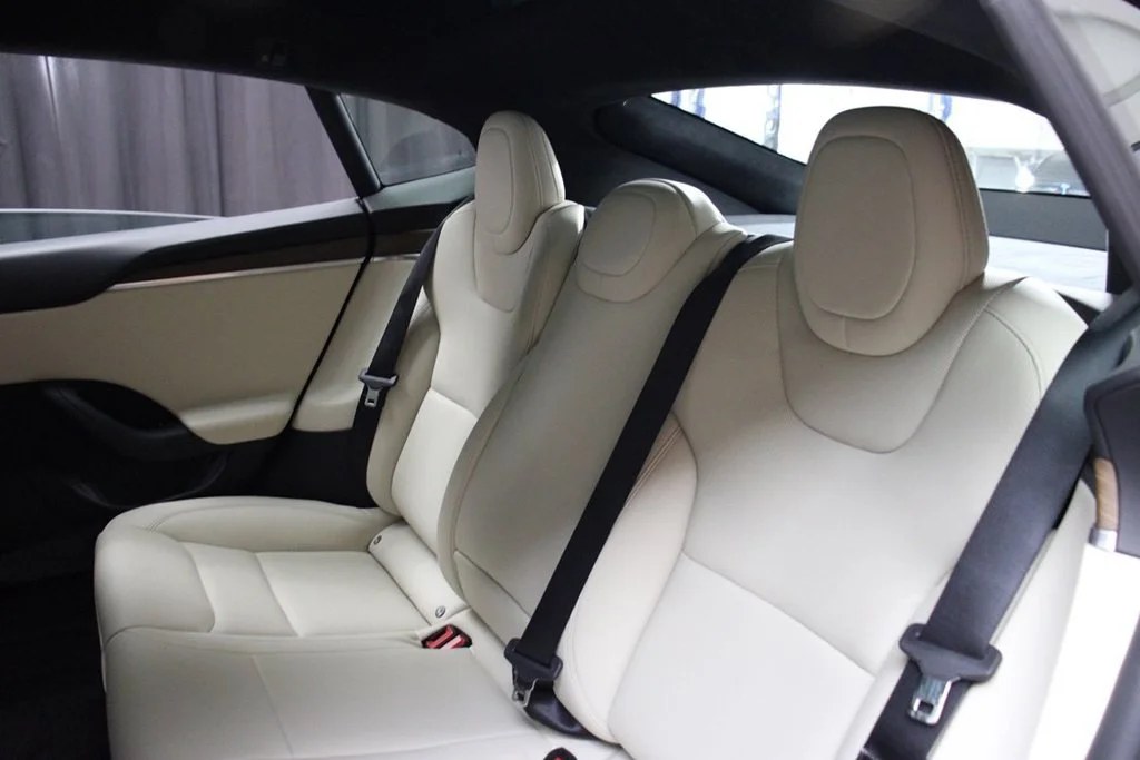 Used 2022 Solid Black Tesla Base image 39