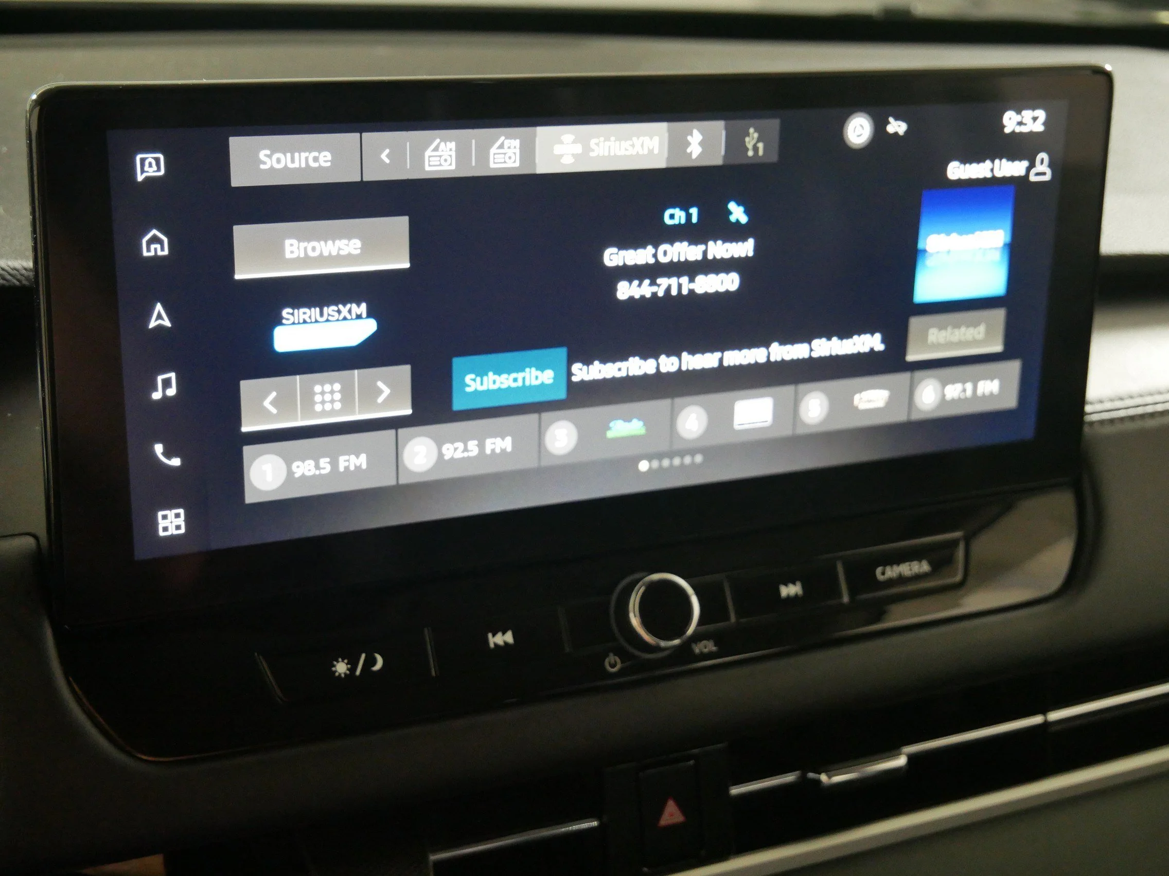 Used 2025 Labrador Black Pearl Mitsubishi SE image 22