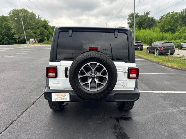 New 2026 Bright White Clear-Coat Exterior Paint Jeep Sport S image 6