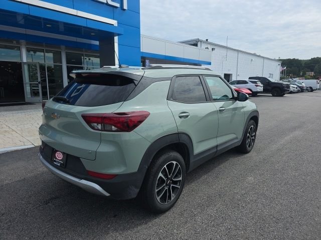 Used 2026 Green Chevrolet LT image 6
