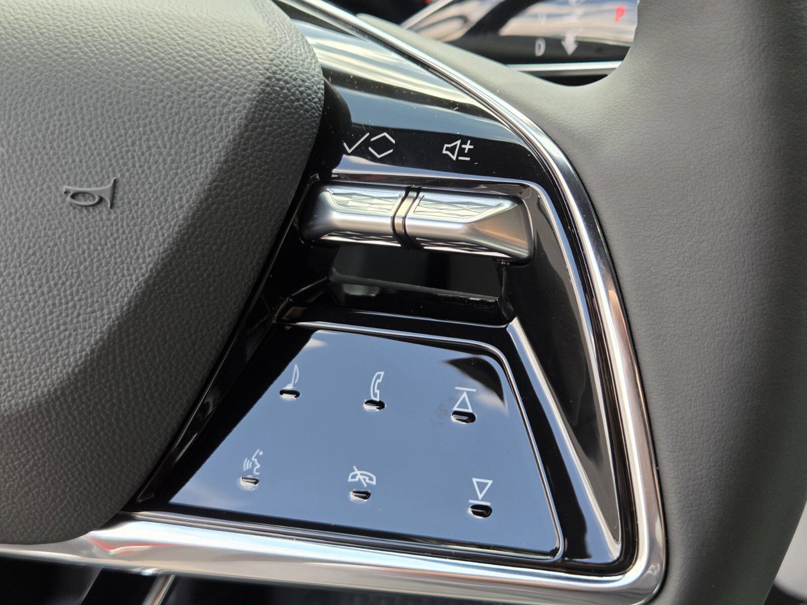 2026 Cadillac LYRIQ Premium Sport - Photo 23