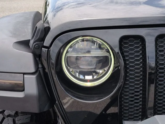 Used 2020 Black Jeep Unlimited Sport image 10