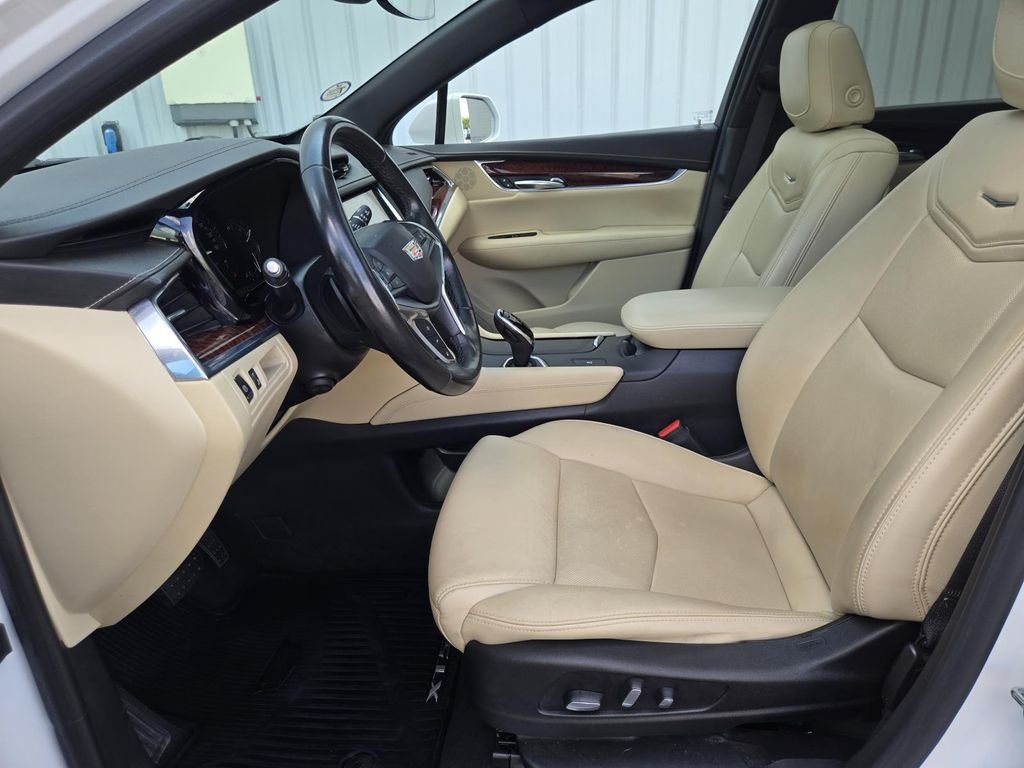 Used 2018 White Cadillac Luxury image 22