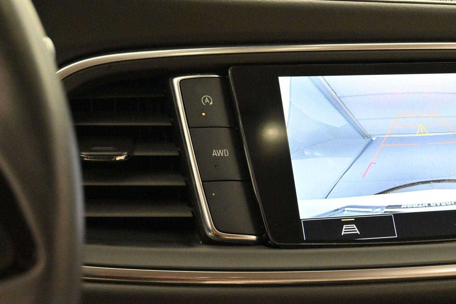 Used 2023 Summit White Buick Essence image 22