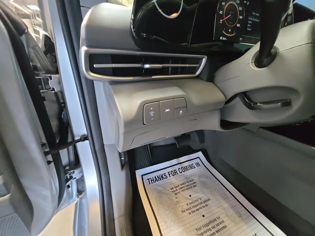 Used 2021 Silver Hyundai SEL image 32