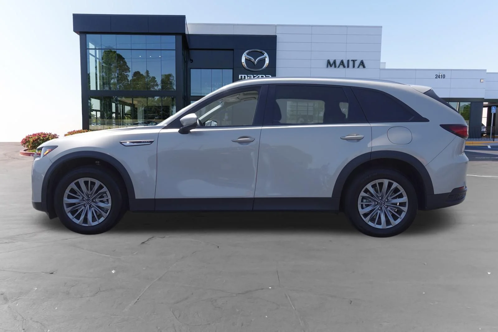 Certified Used 2024 Platinum Quartz Mazda Preferred image 8