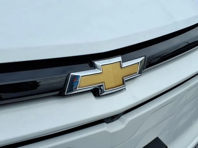 New 2026 Summit White Chevrolet LT image 22