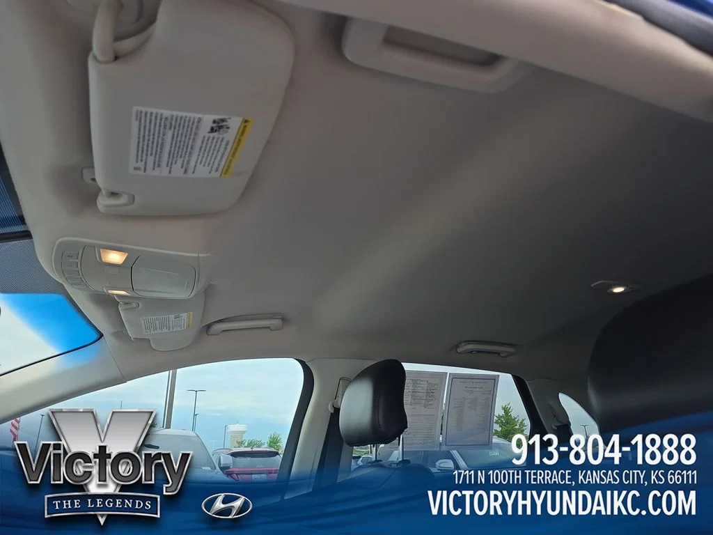 Used 2018 Blue Ford SEL image 19
