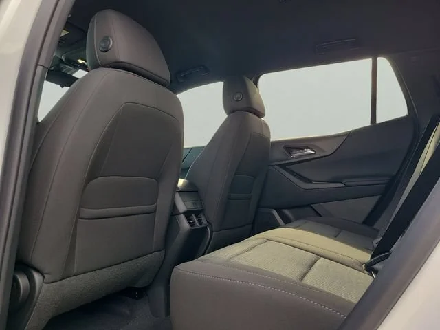 New 2027 Summit White Chevrolet LT image 10