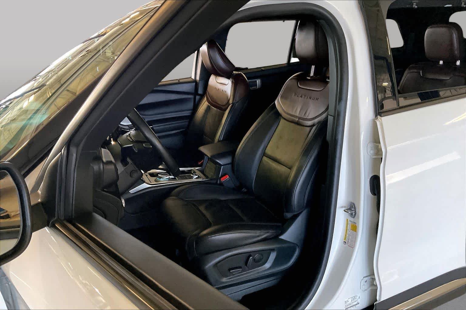 Used 2023 Star White Metallic Tri-Coat Ford Platinum image 7