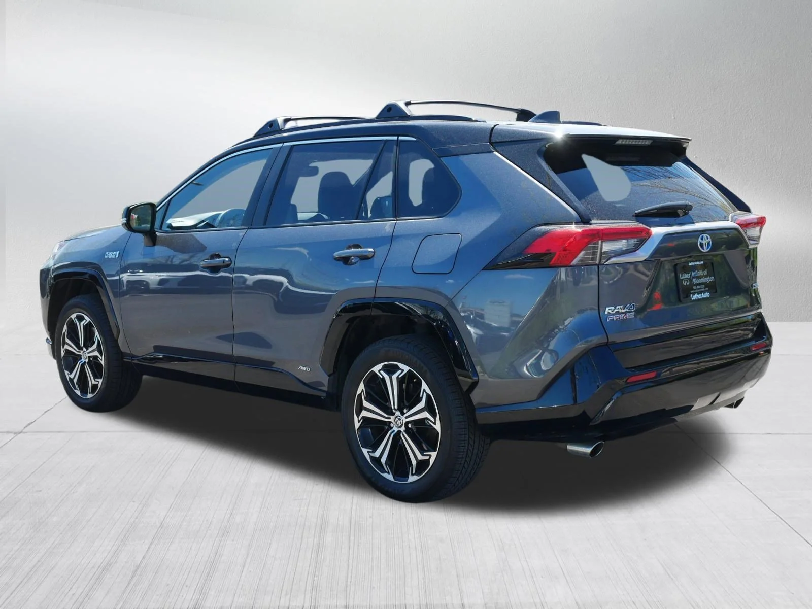 Used 2024 Magnetic Gray Metallic/Midnight Black Metallic Toyota XSE image 5