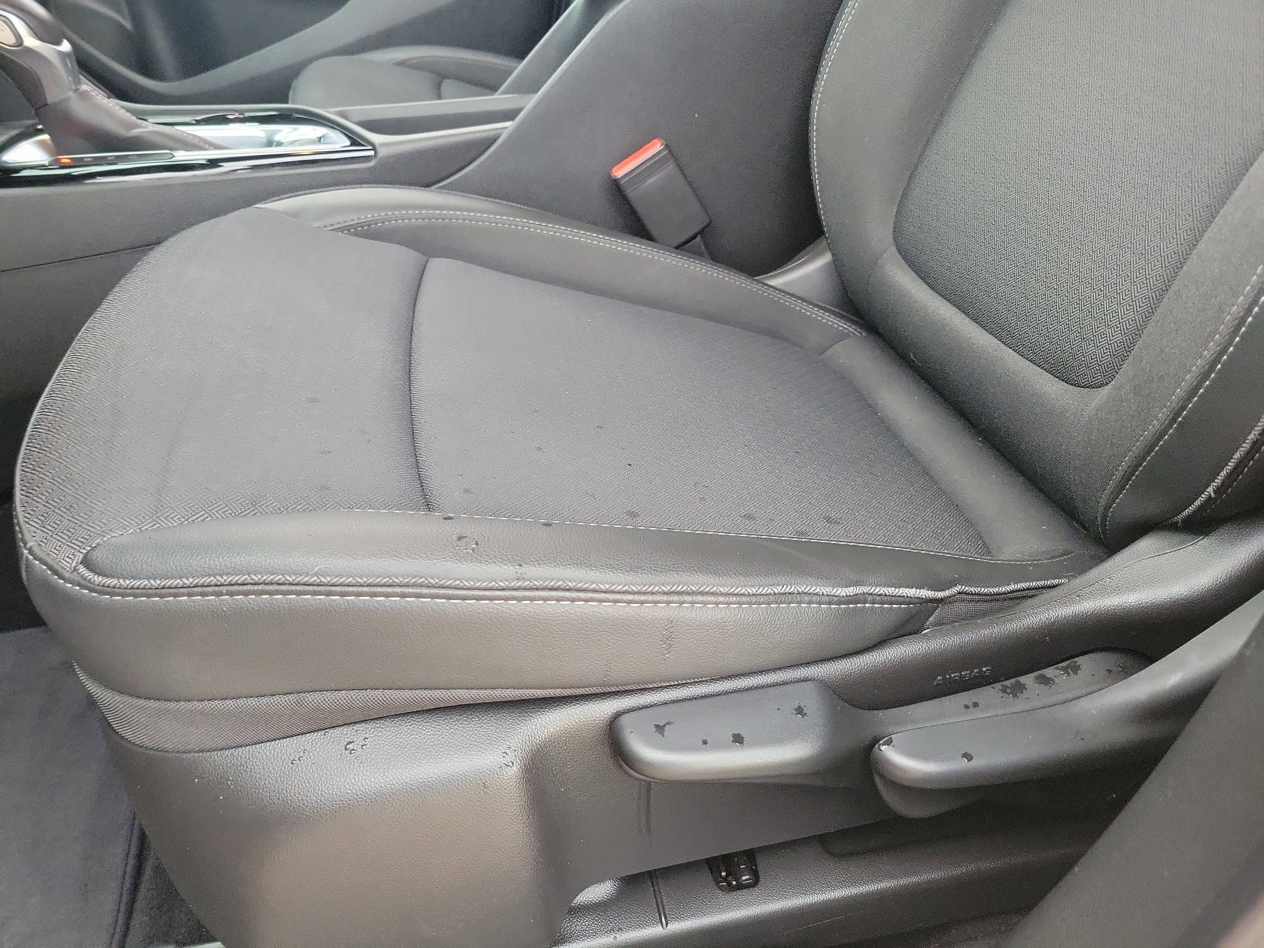 Used 2023 Sunset Glow Metallic Buick Preferred image 18