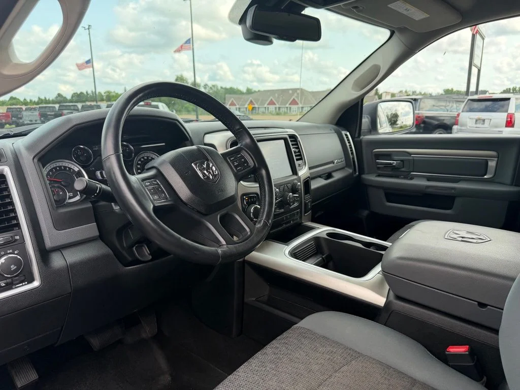 Used 2018 Silver Ram Big Horn image 23