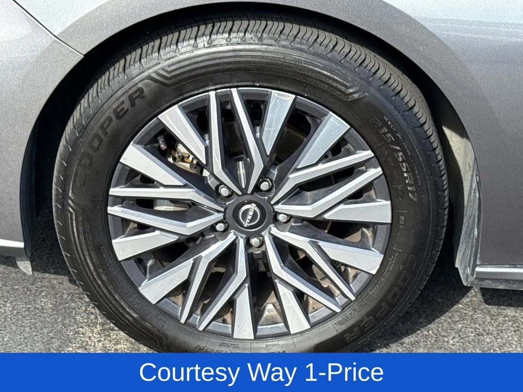 Used 2023 Gray Nissan 2.5 SV image 6