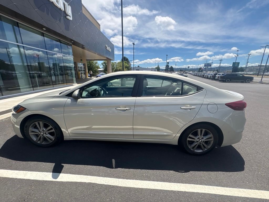 5NPD84LF9HH200634
