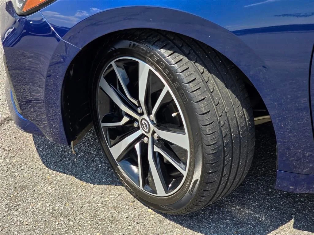 Used 2023 Blue Nissan SV image 27