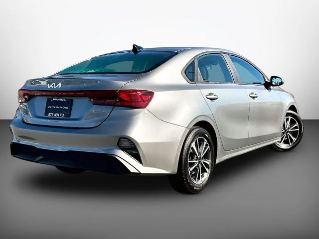 Used 2023 Gray Kia LXS image 6