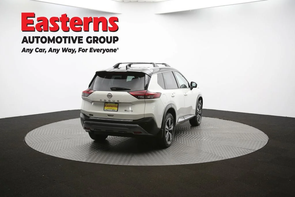 Used 2023 White Nissan SL image 43