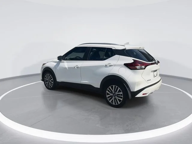 Used 2024 White Nissan SV image 6