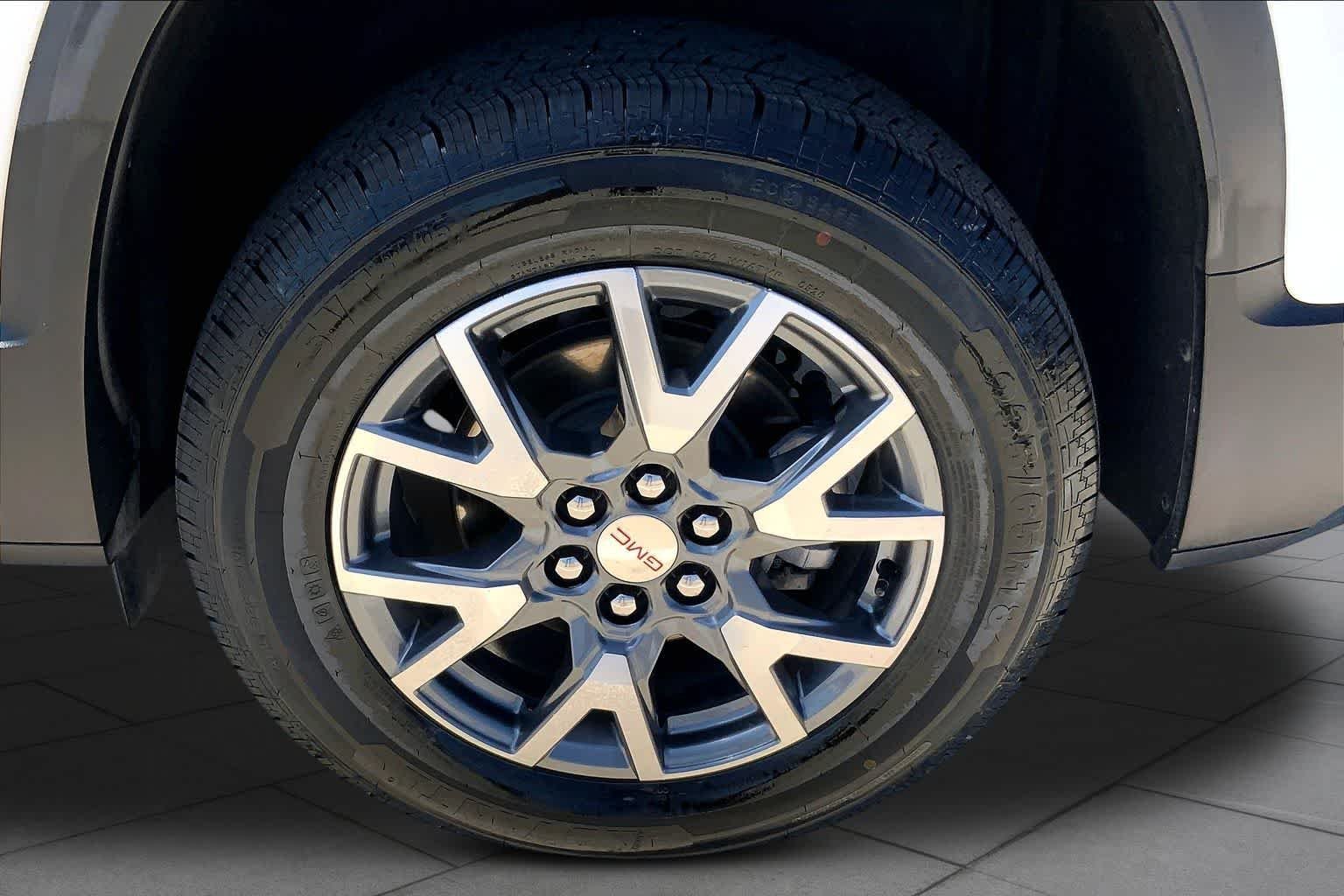Used 2023 Summit White GMC SLT image 21