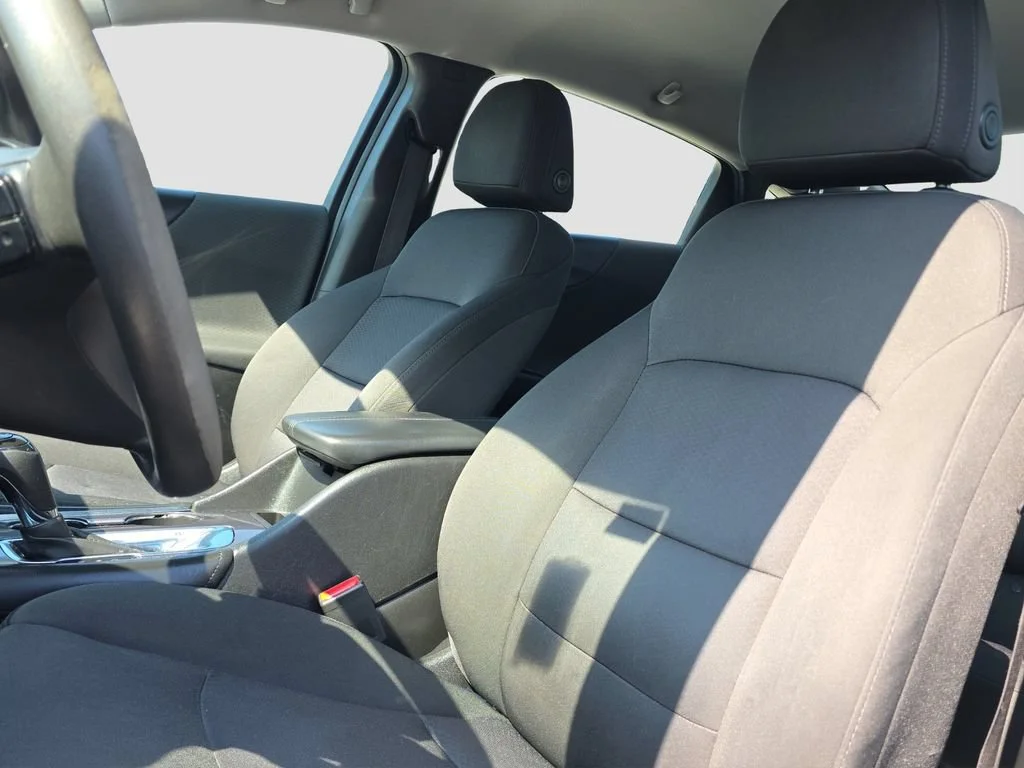 Used 2018 MOSAIC BLACK METALLIC Chevrolet LT image 7