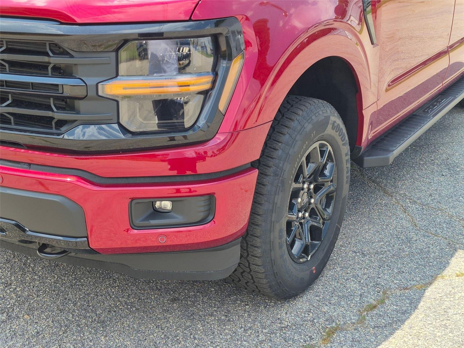 New 2026 Ruby Red Metallic Tinted Clearcoat Ford XLT image 9