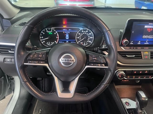 Used 2021 Silver Nissan 2.5 SR image 17
