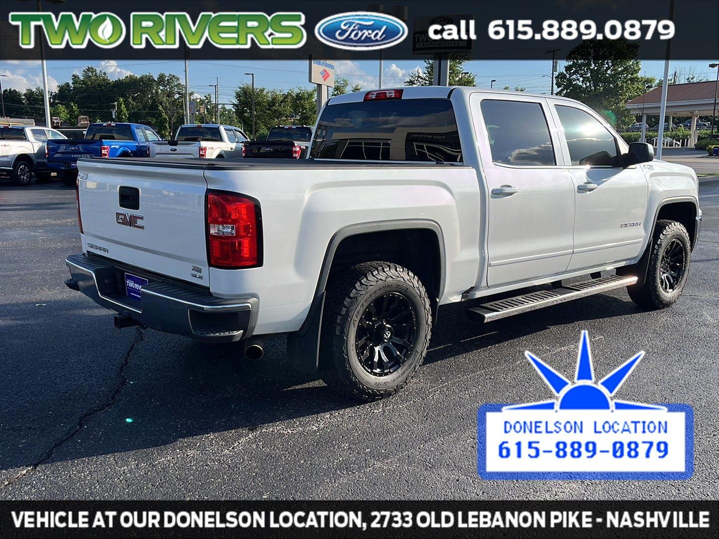 Used 2018 White Frost Tri-Coat GMC SLE image 13