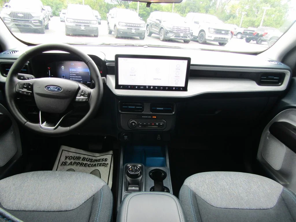 Used 2025 Green Ford XLT image 4