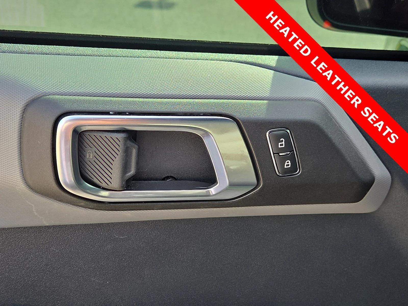 Used 2024 Eruption Green Metallic Ford Everglades image 13