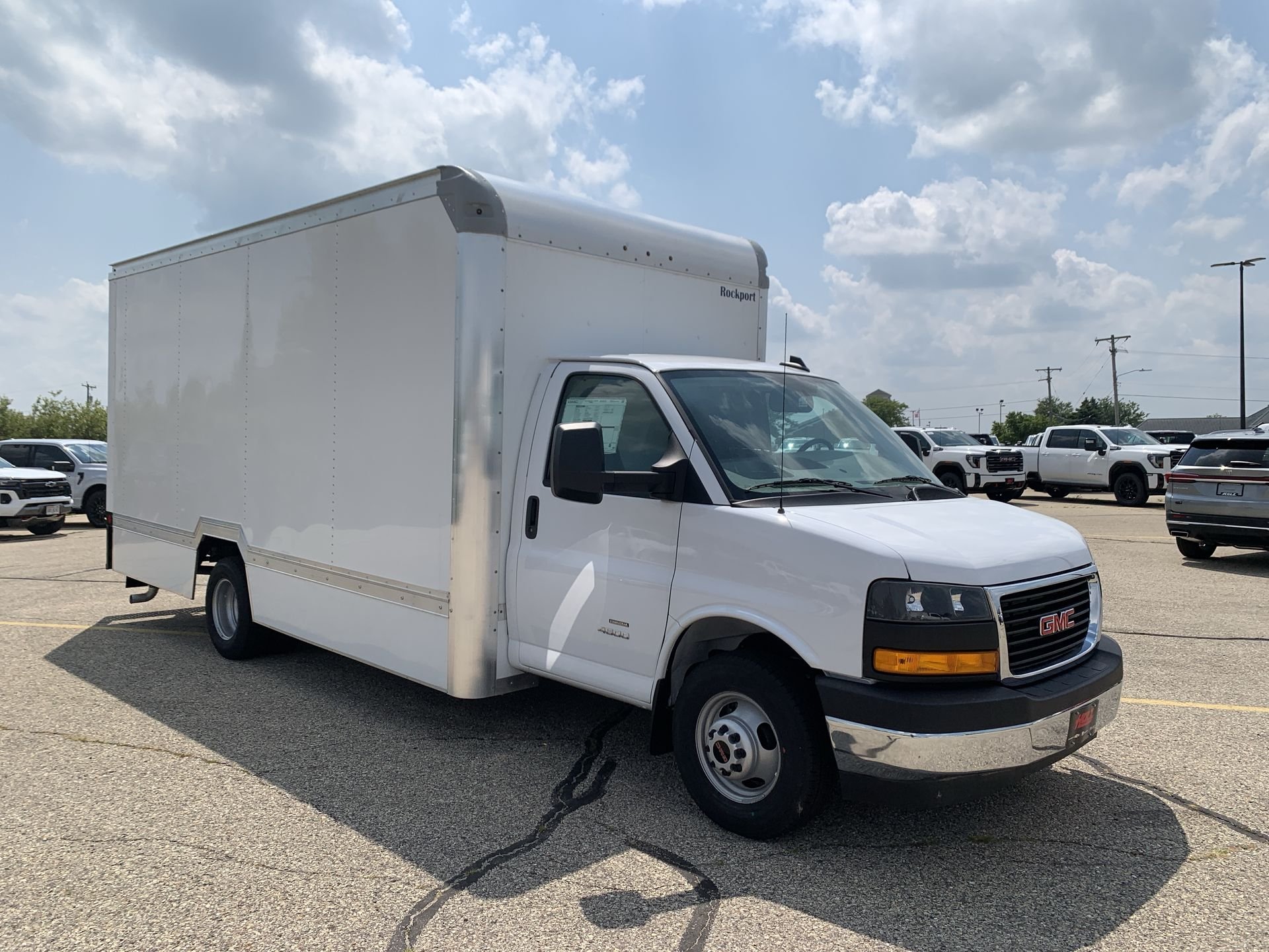 New 2024 Summit White GMC 2WT image 23